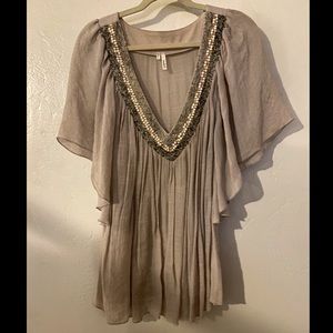 Embroidered V-cut blouse with butterfly sleeves